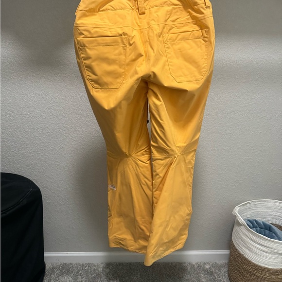 Snowpants - Picture 2 of 6